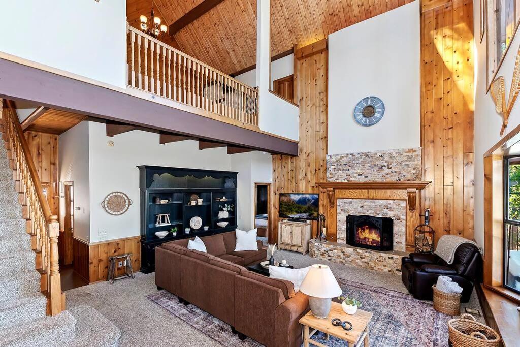 Stunning Lake View Game Room Spa Walk To Village 레이크애로우헤드 외부 사진